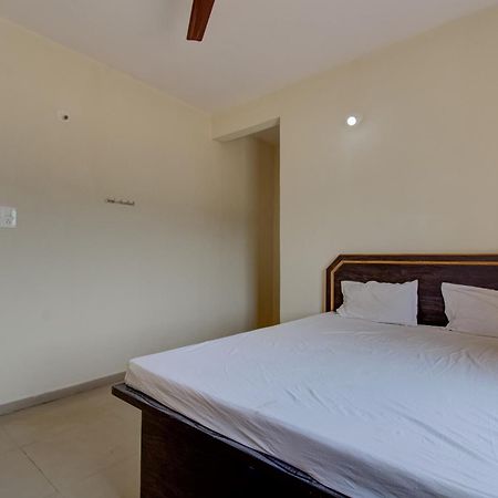 Spot On R D Homestay 1 Dispur Exterior photo