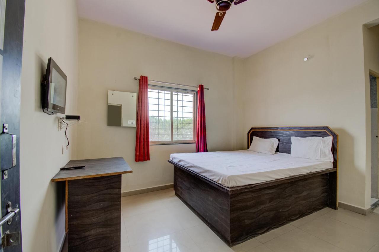 Spot On R D Homestay 1 Dispur Exterior photo